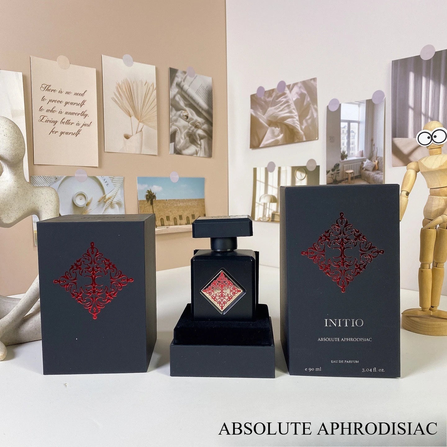 Parfum arabe Oud Vanille Musc Rose pour un parfum oriental boisé élégant, riche et unisexe, longue tenue, idéal au quotidien. Parfums de niche.