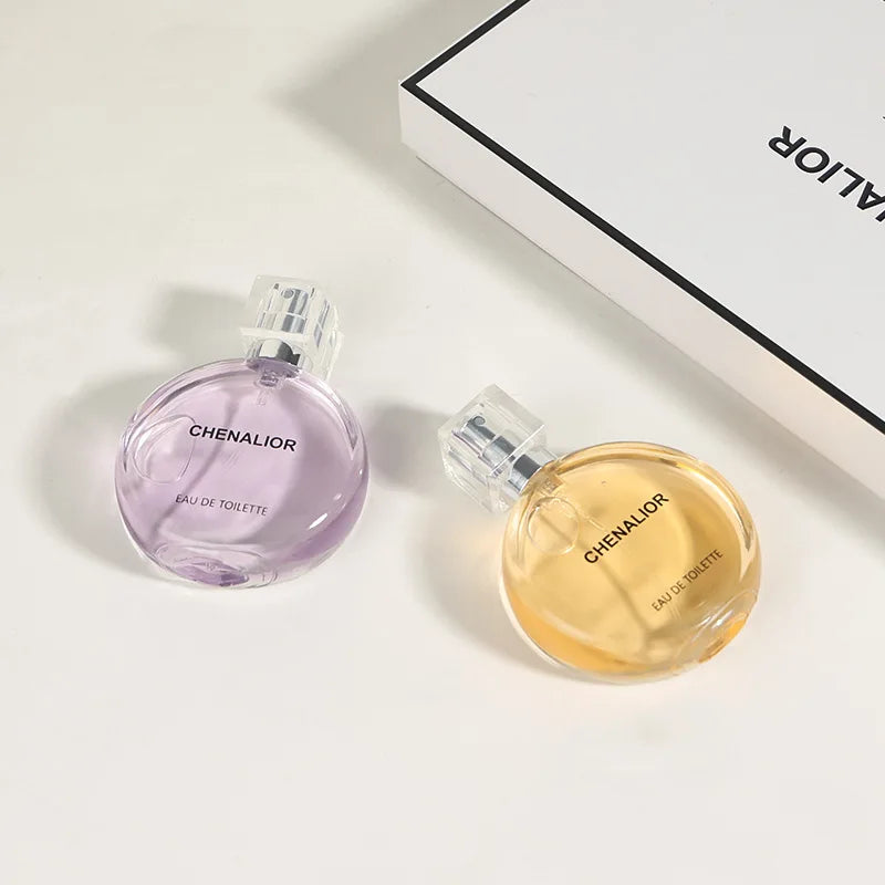 Coffret cadeau de 3 parfums pour femme (105 ml) – Eau de parfum longue tenue aux notes fruitées, florales et chyprées, pour une touche d'élégance au quotidien.