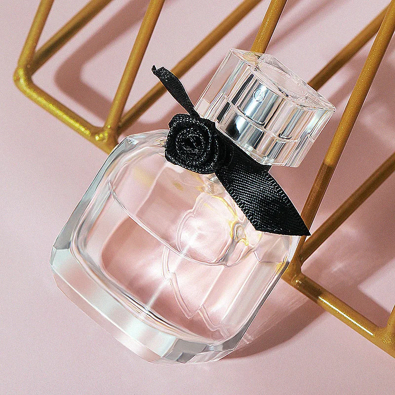Parfum parisien pour femme, 30 ml, frais, élégant, luxueux, léger, aux senteurs florales naturelles, idéal pour les fêtes. Eau de parfum pour femme.