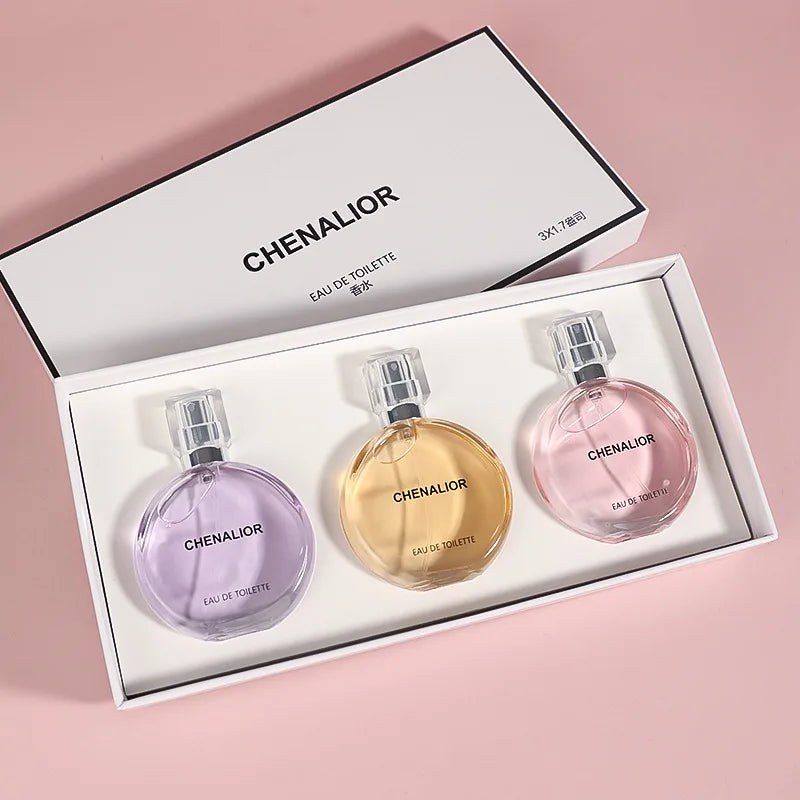 Coffret cadeau de 3 parfums pour femme (105 ml) – Eau de parfum longue tenue aux notes fruitées, florales et chyprées, pour une touche d'élégance au quotidien.